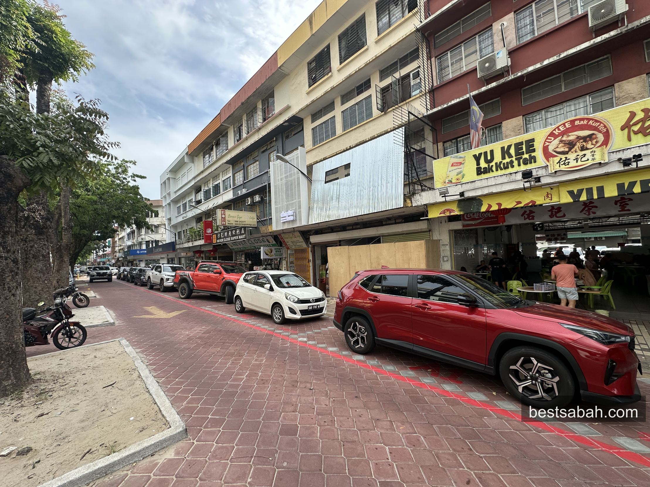 Jalan Gaya street view outside Yu Kee Bak Kut Teh Kota Kinabalu